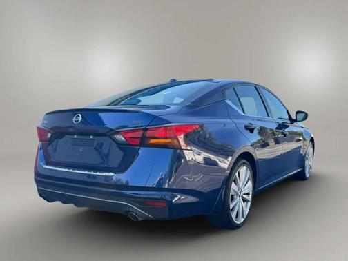 2020 Nissan Altima SR FWD