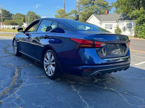 2020 Nissan Altima SR FWD