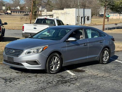 2017 Hyundai SONATA SE