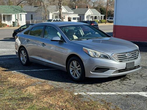 2017 Hyundai SONATA SE