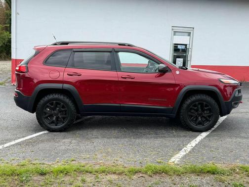 Brilliant Black Crystal Pearlcoat 2014 Jeep Cherokee Sport