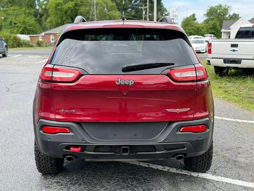 Brilliant Black Crystal Pearlcoat 2014 Jeep Cherokee Sport