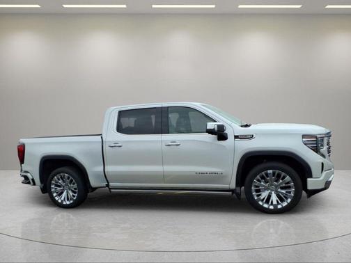 White Frost Tricoat 2023 GMC Sierra 1500 Denali