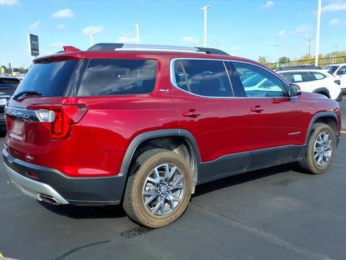 2023 GMC Acadia AWD SLT
