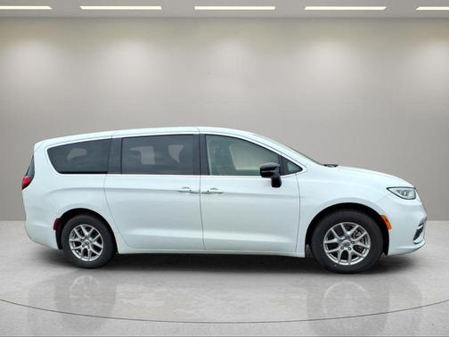 Bright White Clearcoat 2024 Chrysler Pacifica Touring L