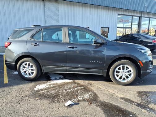 2022 Chevrolet Equinox LS