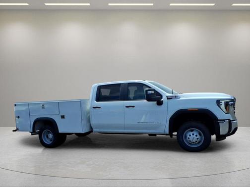 Summit White 2026 GMC Sierra 3500 Base