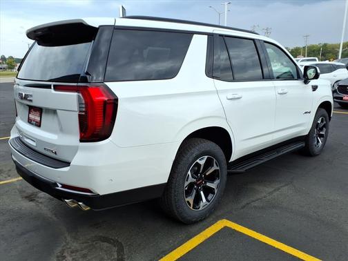2025 GMC Yukon 4WD AT4
