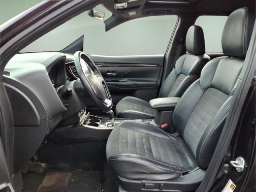 Labrador Black Metallic 2019 Mitsubishi Outlander SEL S-AWC