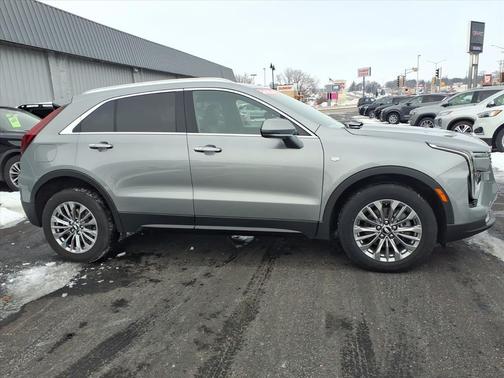 2024 Cadillac XT4 Premium Luxury