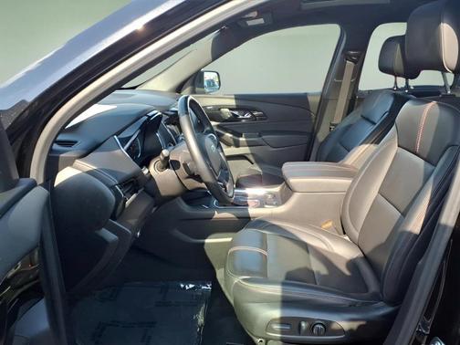 Mosaic Black Metallic 2023 Chevrolet Traverse RS