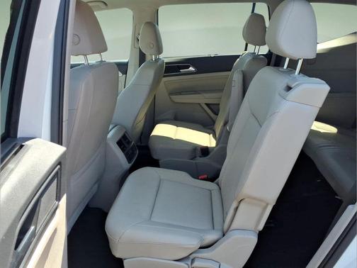 Pure White 2019 Volkswagen Atlas 3.6L SEL