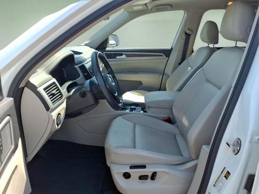 Pure White 2019 Volkswagen Atlas 3.6L SEL