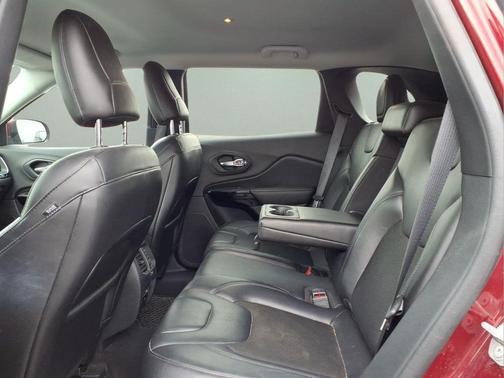 Velvet Red Pearlcoat 2020 Jeep Cherokee Altitude