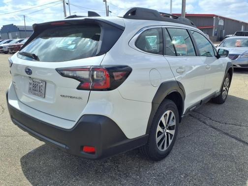 2023 Subaru Outback Base