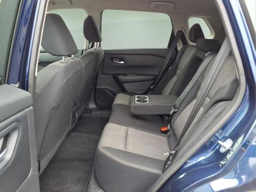 Deep Ocean Blue Pearl 2024 Nissan Rogue SV