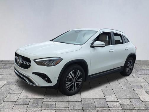 Polar White 2025 Mercedes-Benz GLA 250 4MATIC