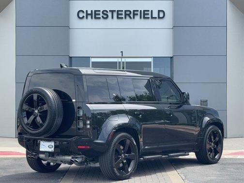 2024 Land Rover Defender 110 V8