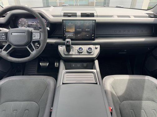2024 Land Rover Defender 110 V8