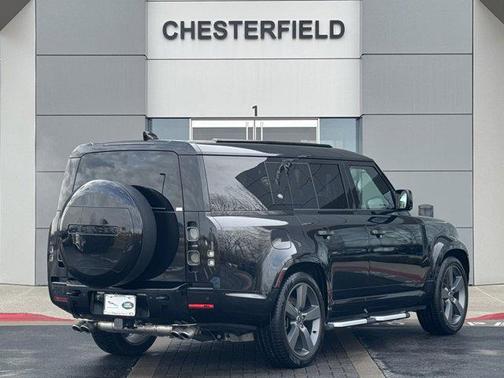2024 Land Rover Defender V8