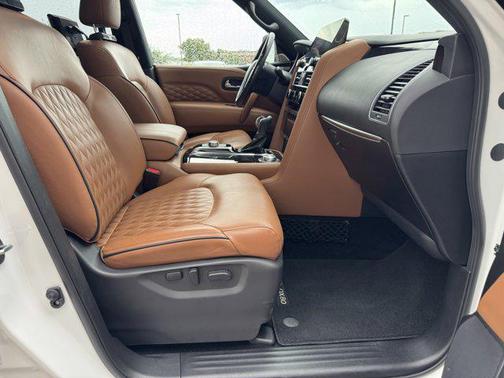 2024 INFINITI QX80 SENSORY AWD