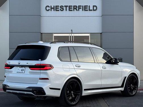 2025 BMW X7 M60i