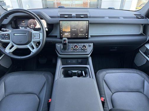 2024 Land Rover Defender 130 P400 X-Dynamic SE