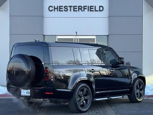 2024 Land Rover Defender 130 P400 X-Dynamic SE
