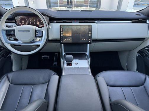 2024 Land Rover Range Rover P530 SE