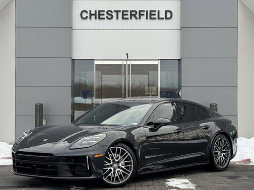 2025 Porsche Panamera 4