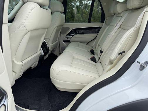 2023 Land Rover Range Rover P400 SE