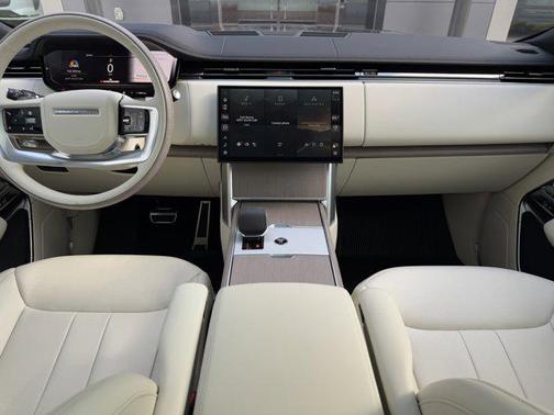 2025 Land Rover Range Rover P530 SE
