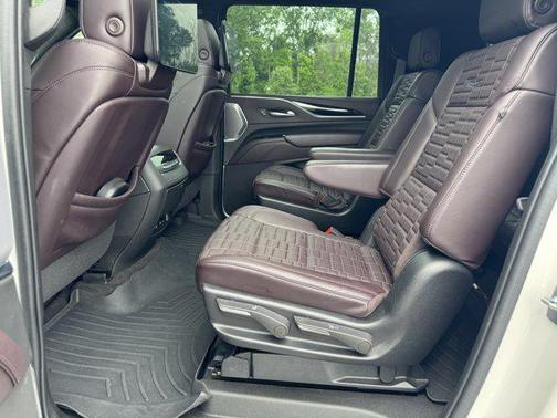 2022 Cadillac Escalade ESV Sport Platinum