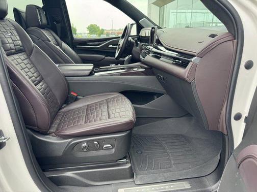 2022 Cadillac Escalade ESV Sport Platinum