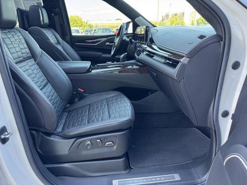 2022 Cadillac Escalade Sport Platinum