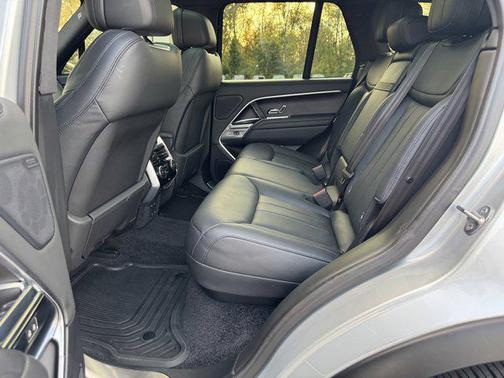 2023 Land Rover Range Rover P530 SE