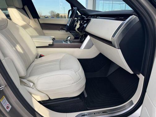 2023 Land Rover Range Rover P530 SE