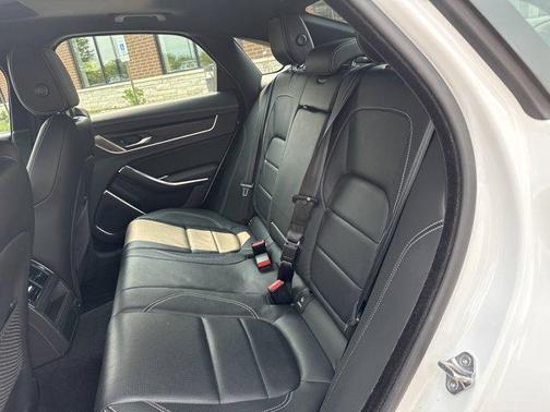 2022 Jaguar XF R-Dynamic SE P300 AWD Automatic