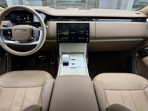 2024 Land Rover Range Rover P615 SV