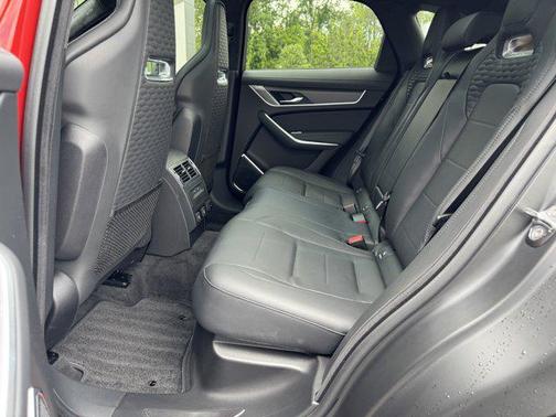 2025 Jaguar F-PACE SVR P550 AWD Automatic