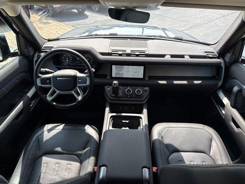 2022 Land Rover Defender 110 SE