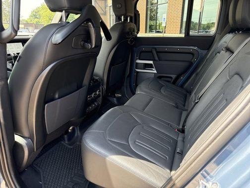 2022 Land Rover Defender 110 SE