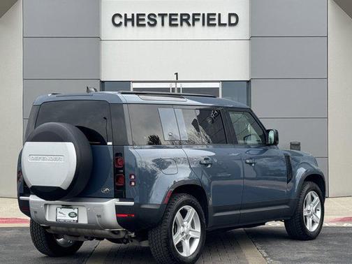 2022 Land Rover Defender 110 SE