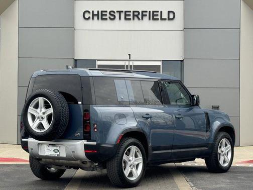 2022 Land Rover Defender 110 SE