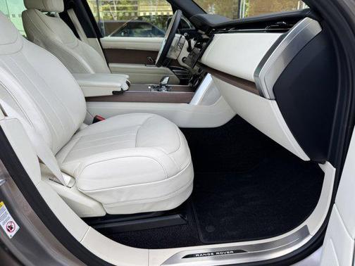 2023 Land Rover Range Rover P400 SE