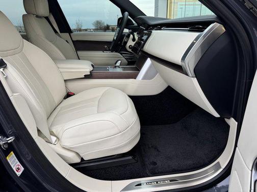 2025 Land Rover Range Rover P400 SE