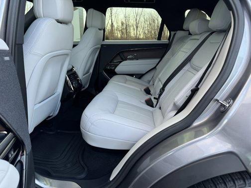 2024 Land Rover Range Rover Sport SE
