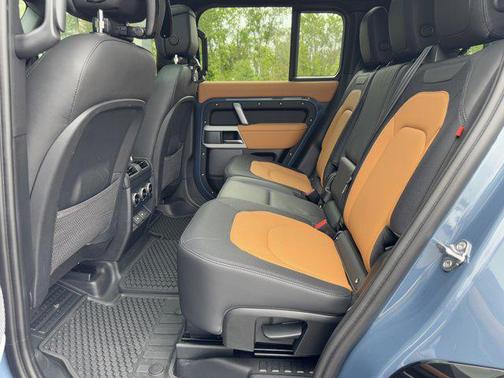2023 Land Rover Defender 110 X-Dynamic SE