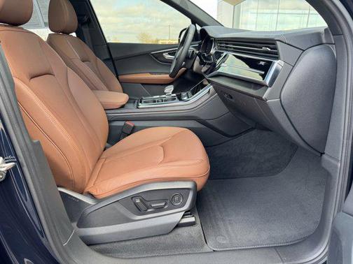 2024 Audi Q7 45 Premium Plus