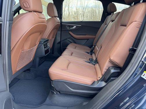 2024 Audi Q7 45 Premium Plus